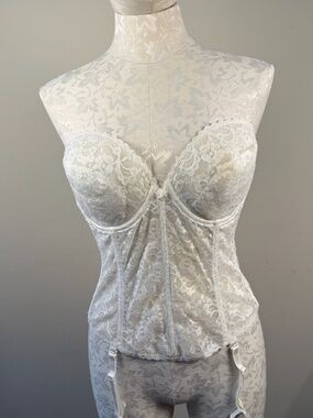 Vintage Ivory Lace Strapless Boned Bustier With Adjustable Garters 38D